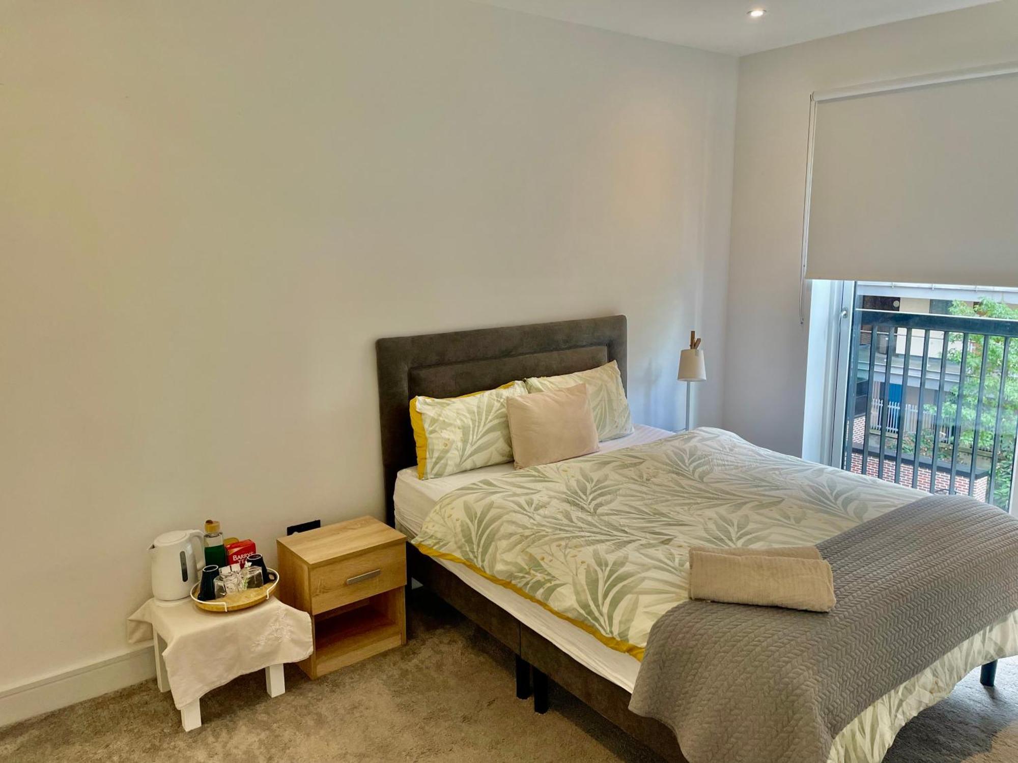 Modern Ensuite Double Bedroom Accommodatie bij particulieren *