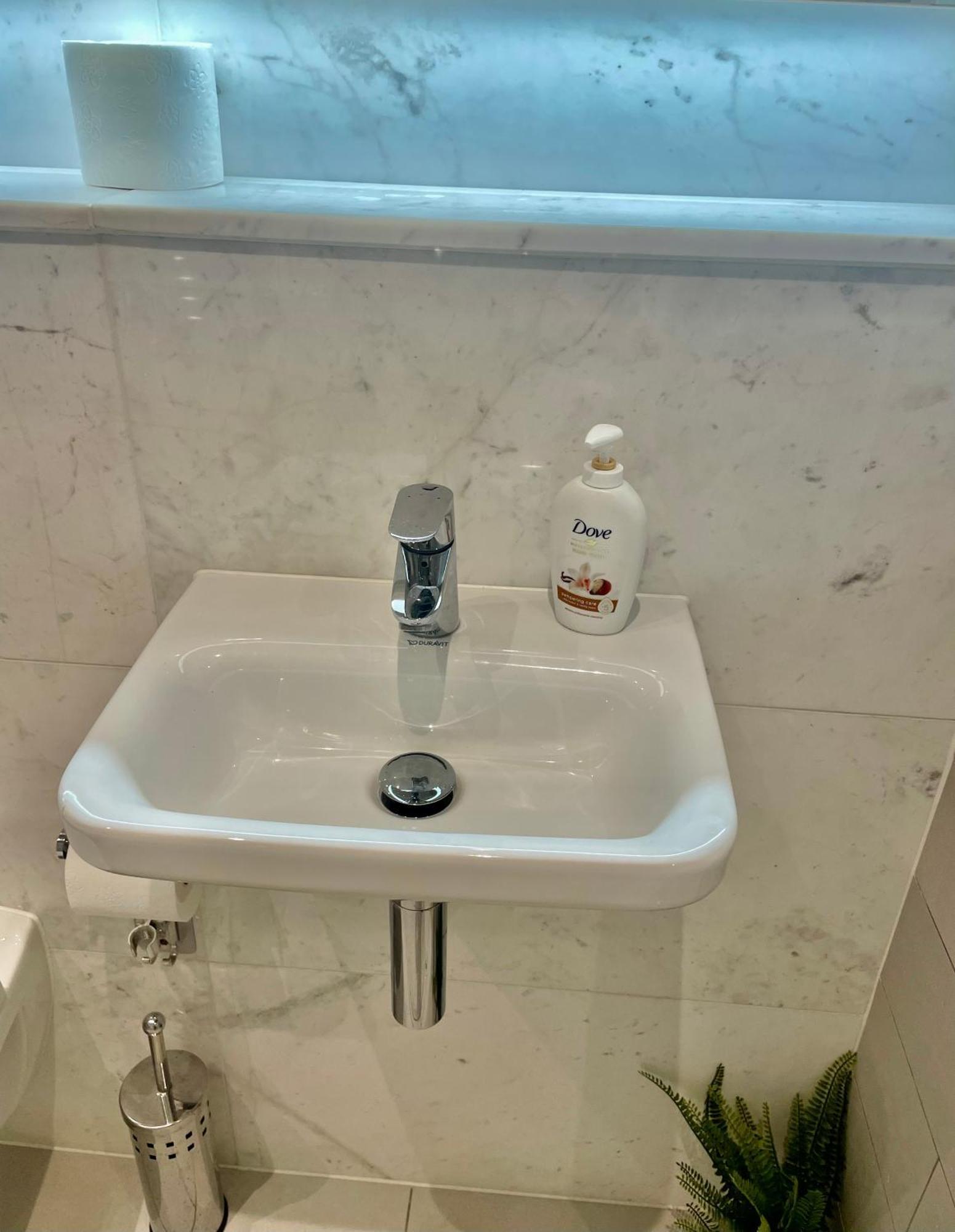Modern Ensuite Double Bedroom Accommodatie bij particulieren *